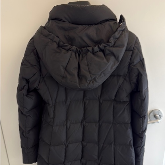 Burberry Women’s Black Quilted Marianne Puffer Jacket (Small) - Picture 2 of 8